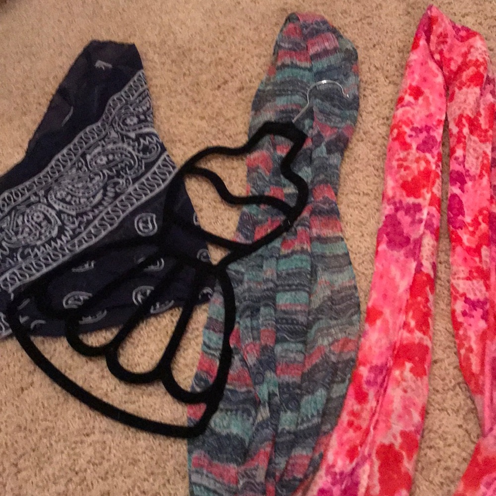 3 scarves and scarf hanger set read description
